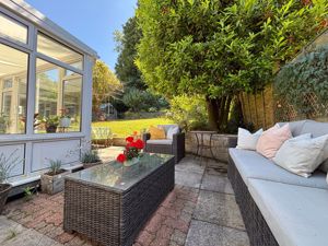 20 Yeatmans Close_Patio (1)- click for photo gallery